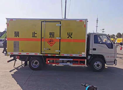 古城爆破器材运输车技术升级与安全合规新趋势